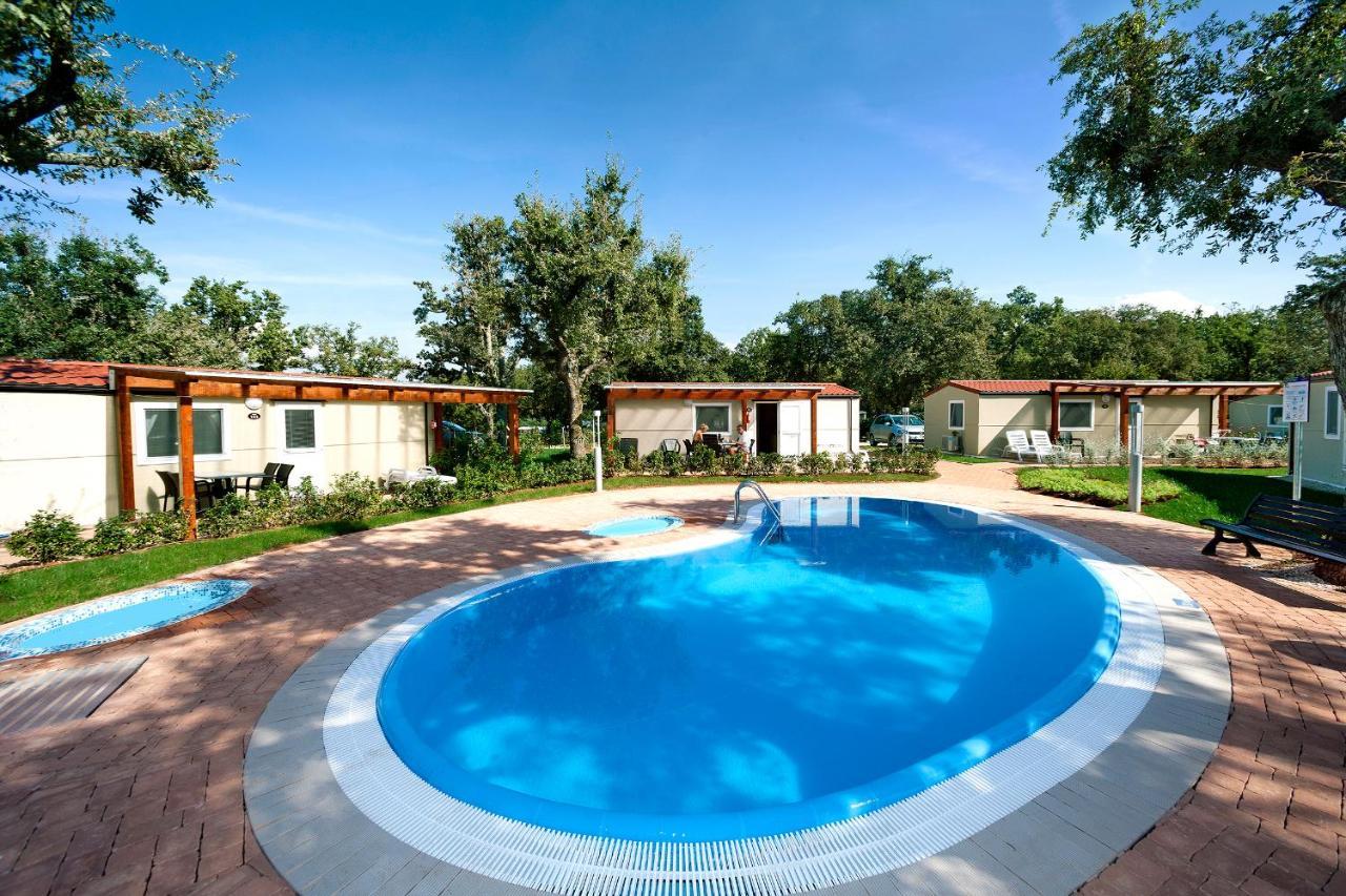 Camping Ulika Mobile Homes - Naturist Červar-Porat Eksteriør billede